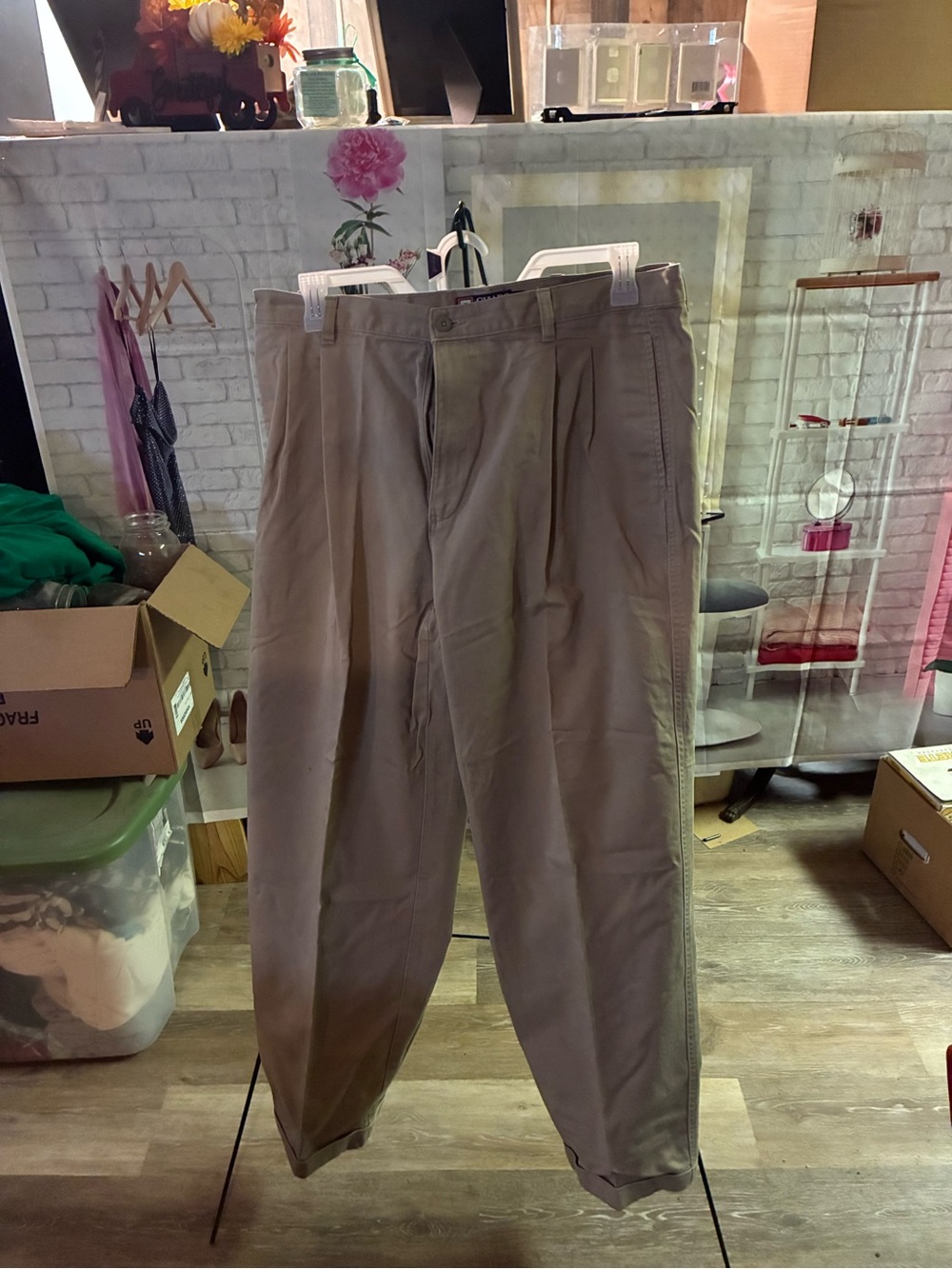 Men's Casual Pleated Chino Pants in Khaki